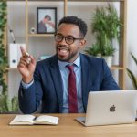 Marketing de comunidades: como transformar grupos e comunidades em canais de aquisição e retenção de clientes